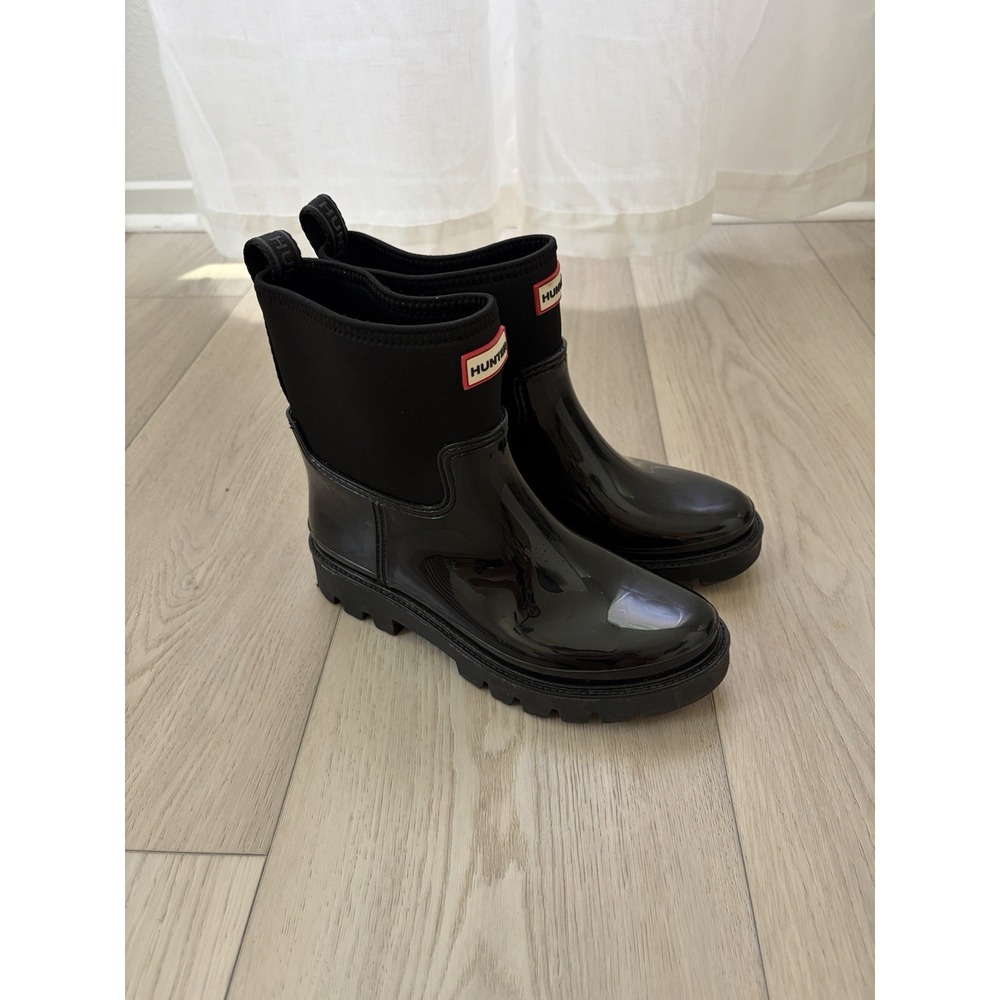 Hunter Chelsea Patent Rain Boot for Women, Size 8 - Black